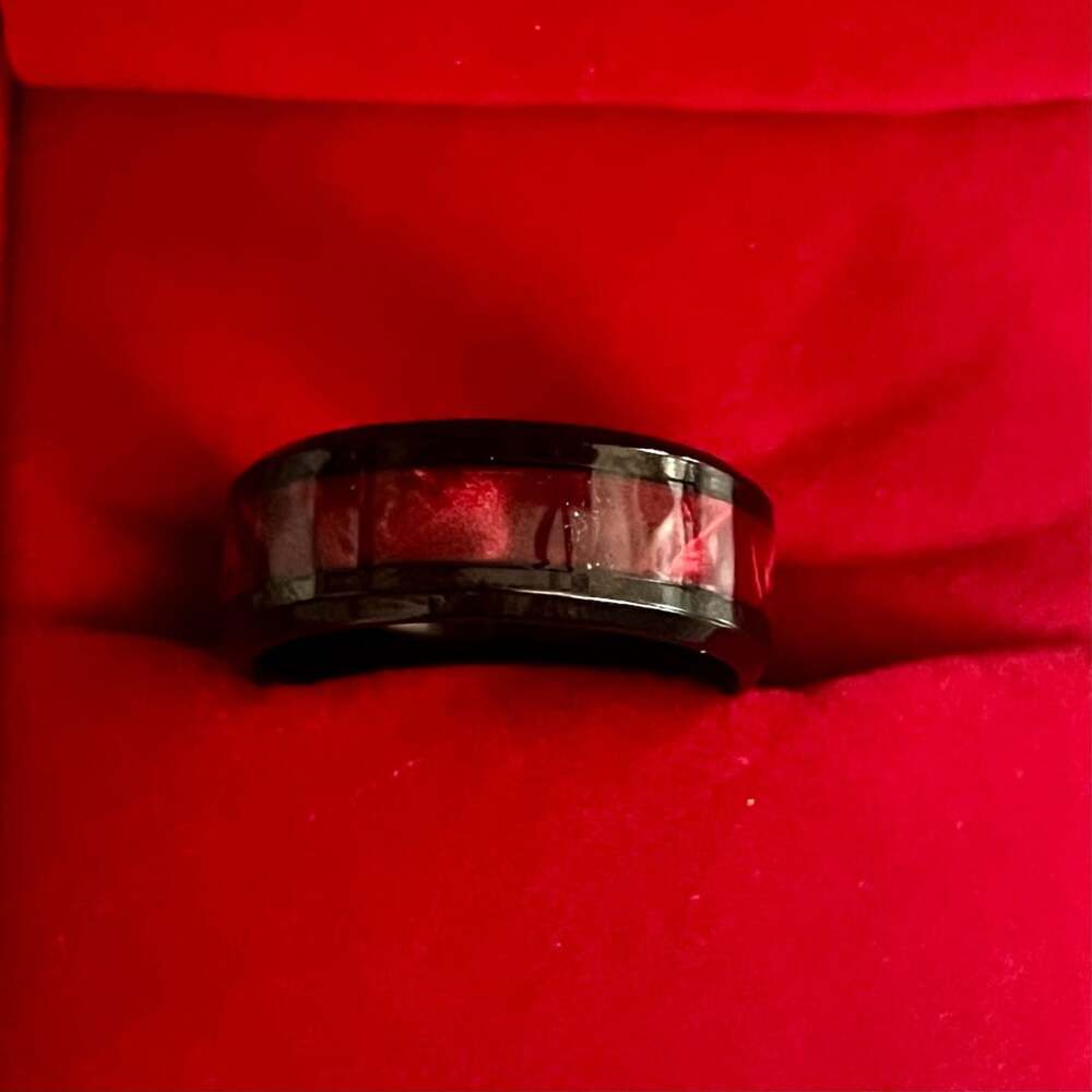 Tungsten Carbide Black & Red Polished Finish 6mm Band Ring Size 9